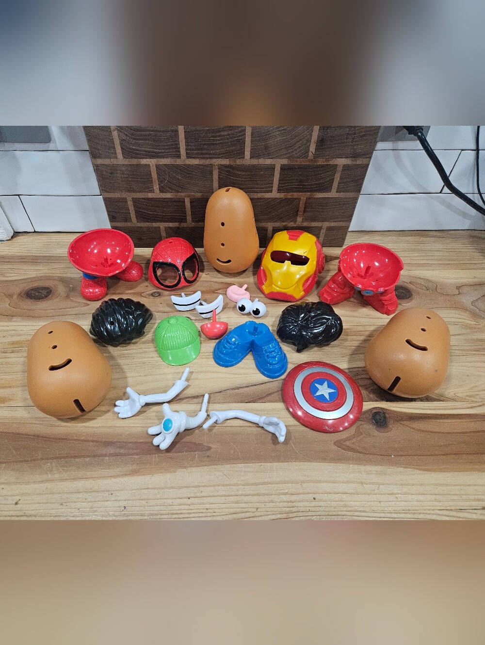 Mr. Potato Head Marvel Playskool Friends Mixable Mashable Heros & Figures